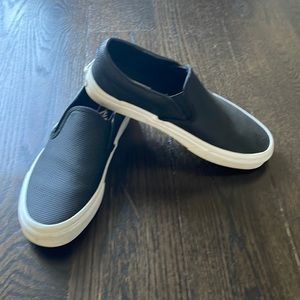 Womens vans size 8. Worn once